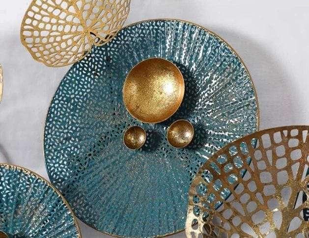 metal wallart zoom view on a white background