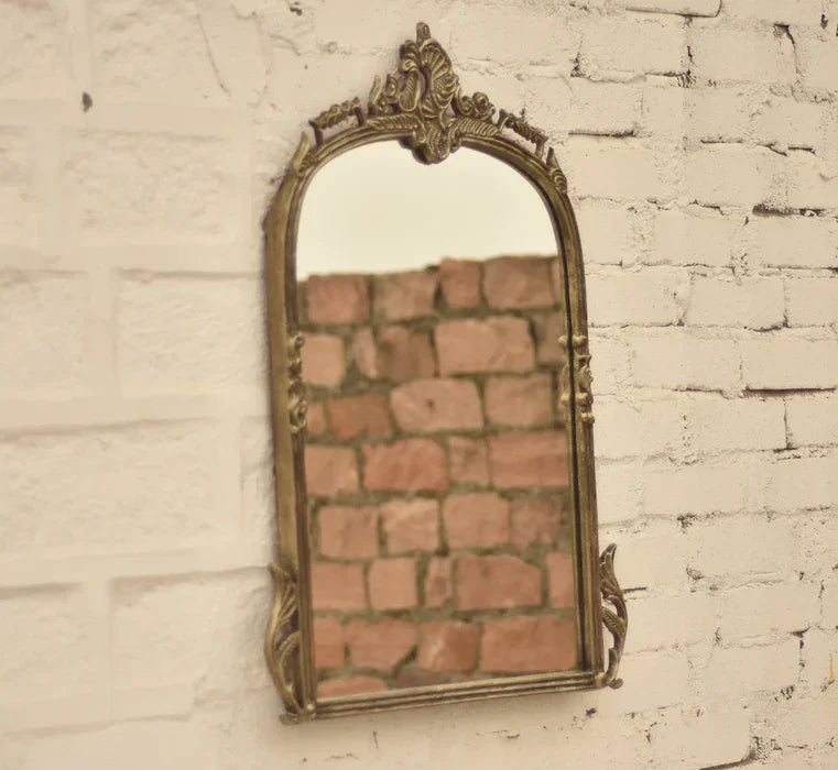 "side view of the vintage wall mirror"