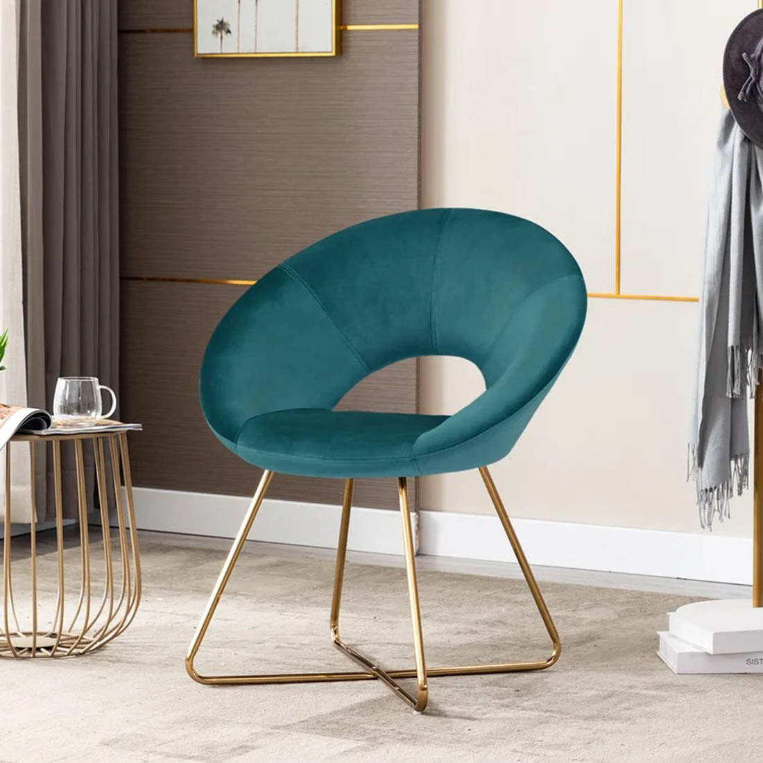 Edgy Shell Shaped Blue Lounge Chair