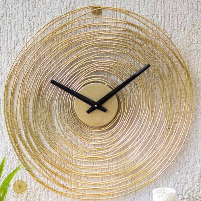 round wall clock