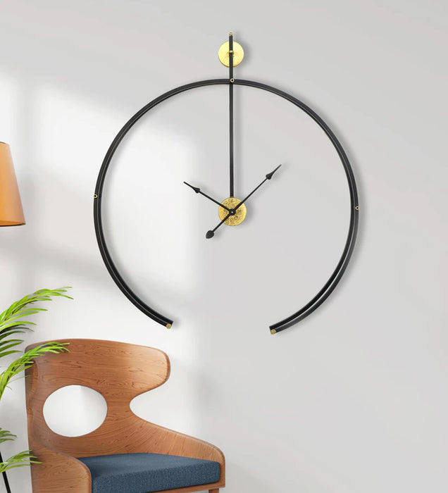 Black Metal Analog Wall Clock with Golden Centre